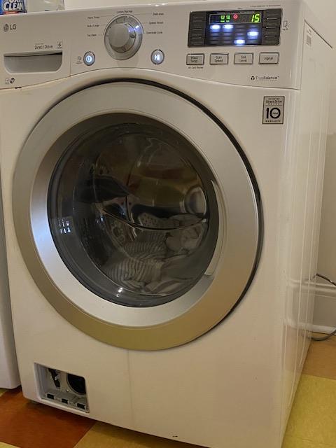 Photo of a washing machine 